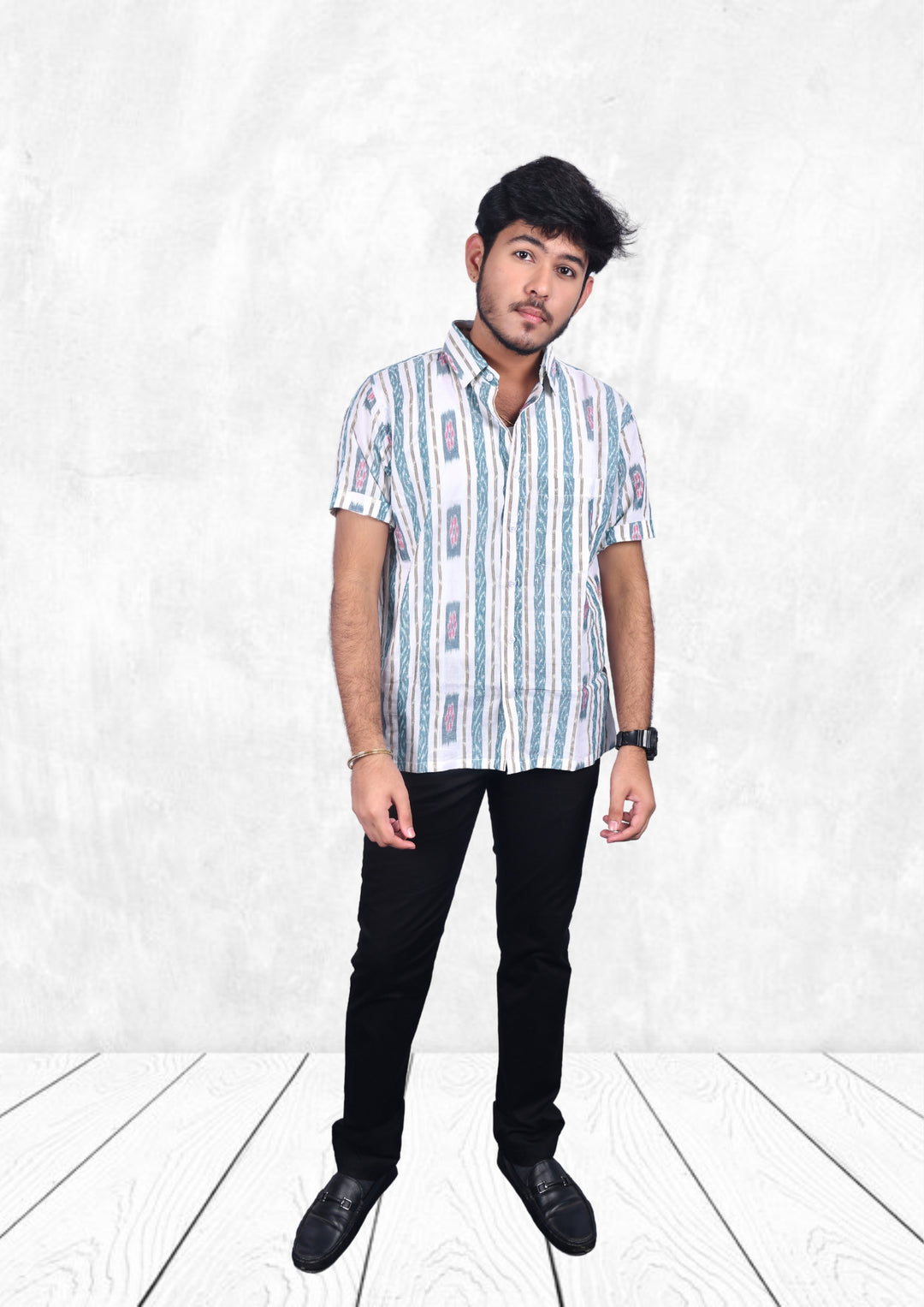 Sambalpuri Men's Cotton Half-sleeve Shirt in Off-White & Green