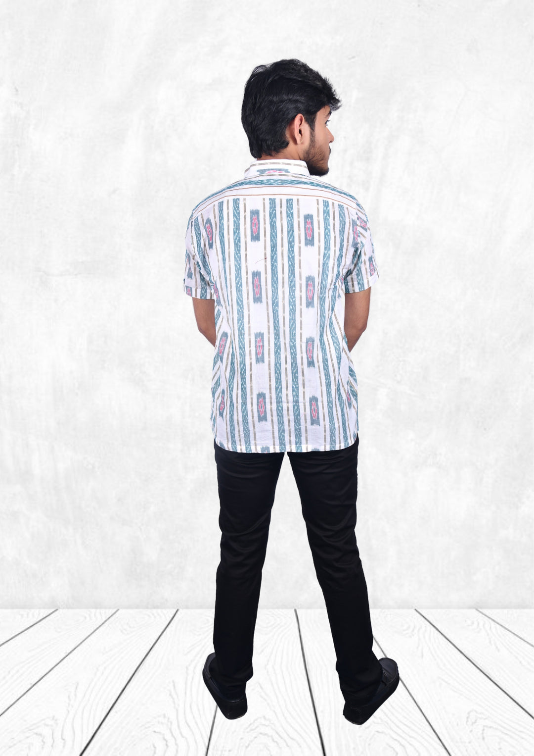 Sambalpuri Men's Cotton Half-sleeve Shirt in Off-White & Green