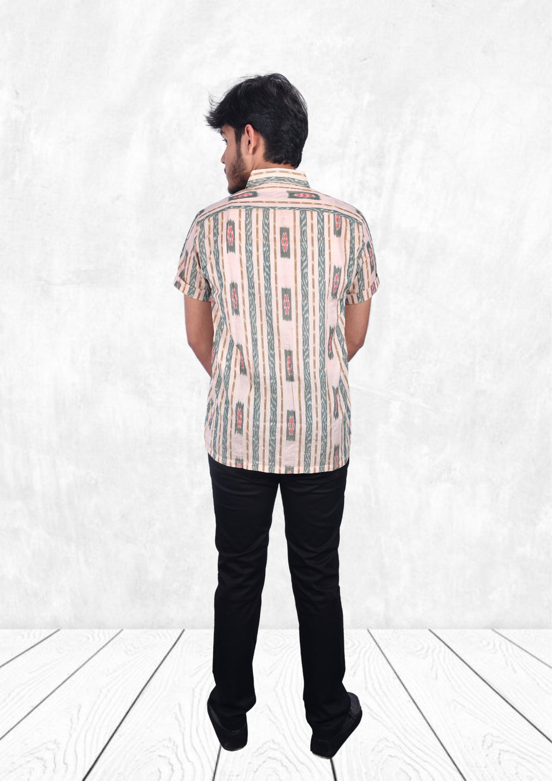 Sambalpuri Handloom  Cotton Men's Half-sleeve Shirt in Beige & Green