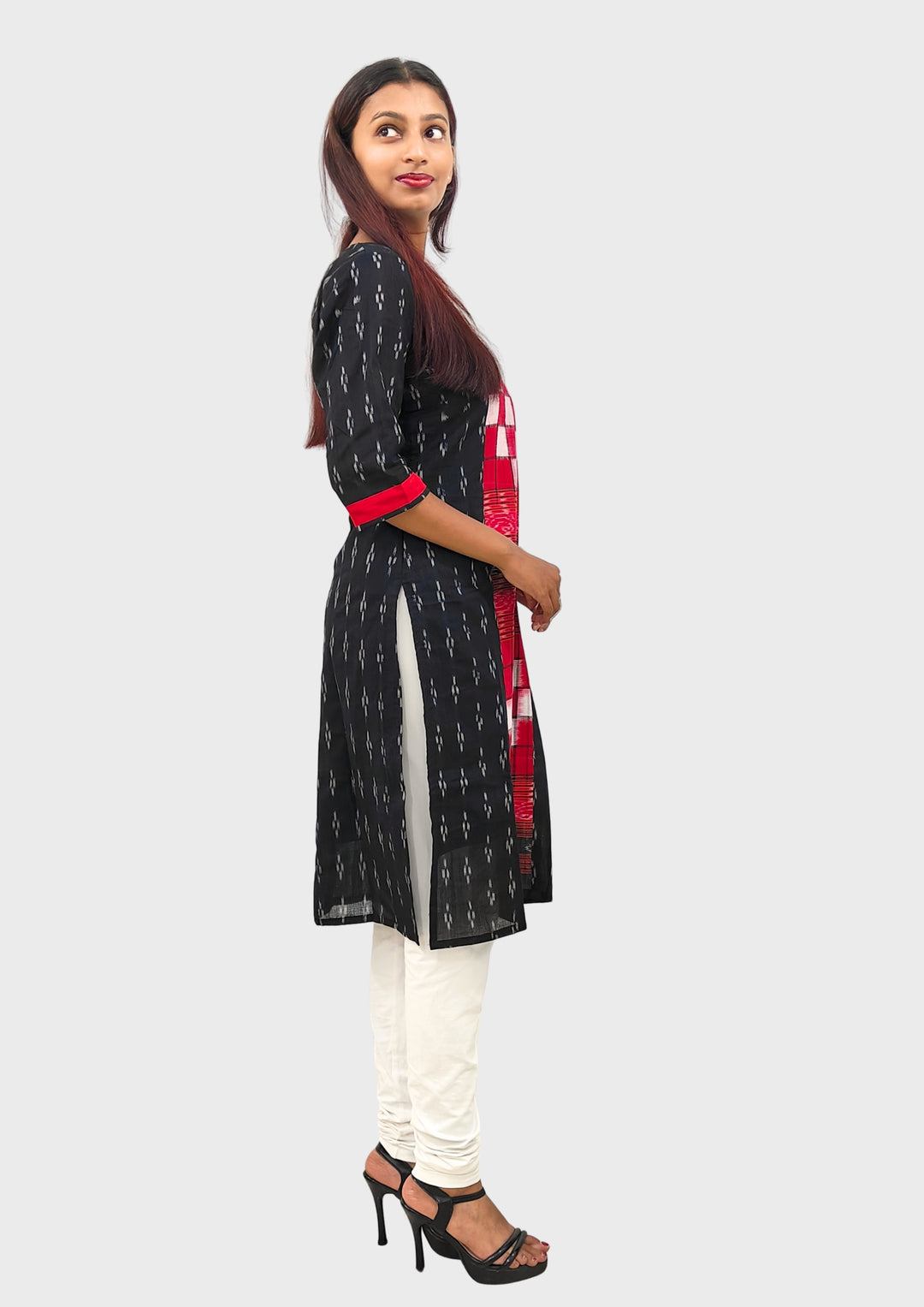 Sambalpuri Women's Kurti – Black with Red and White Pasapali Ikat Motif
