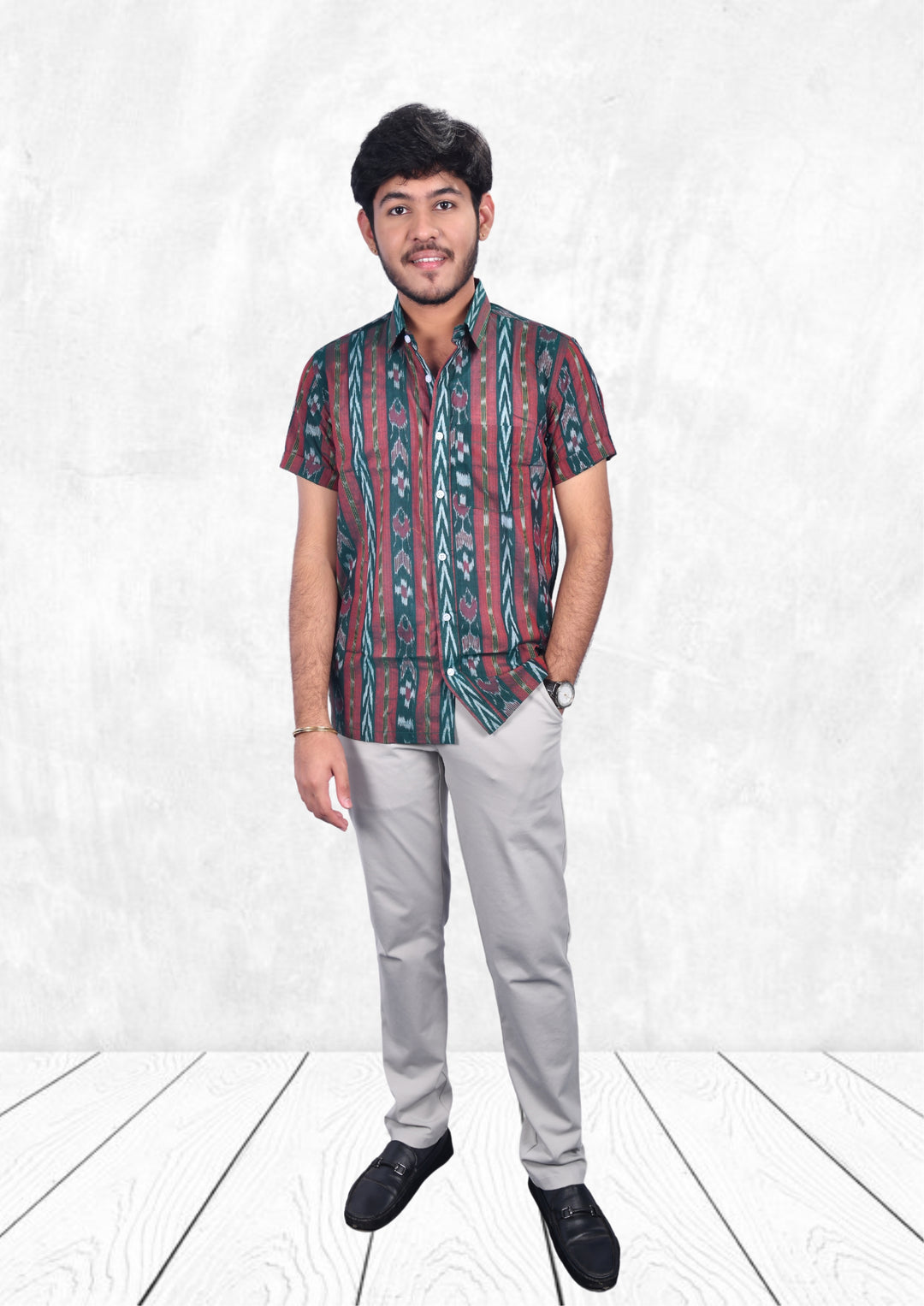 Sambalpuri Handloom Men's Half-sleeve Shirt in Green & Maroon