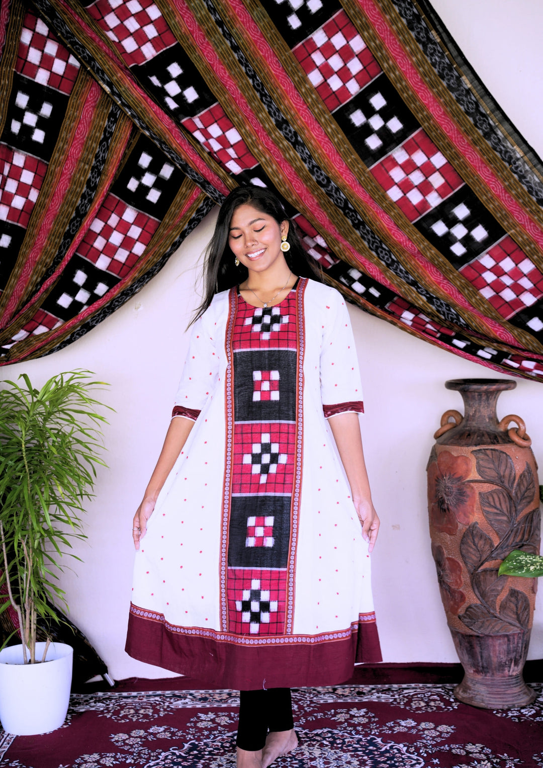 Sambalpuri Women’s Kurti – White with Maroon Border and Black-Red Ikat Panel Detailing in Traditional Pattern