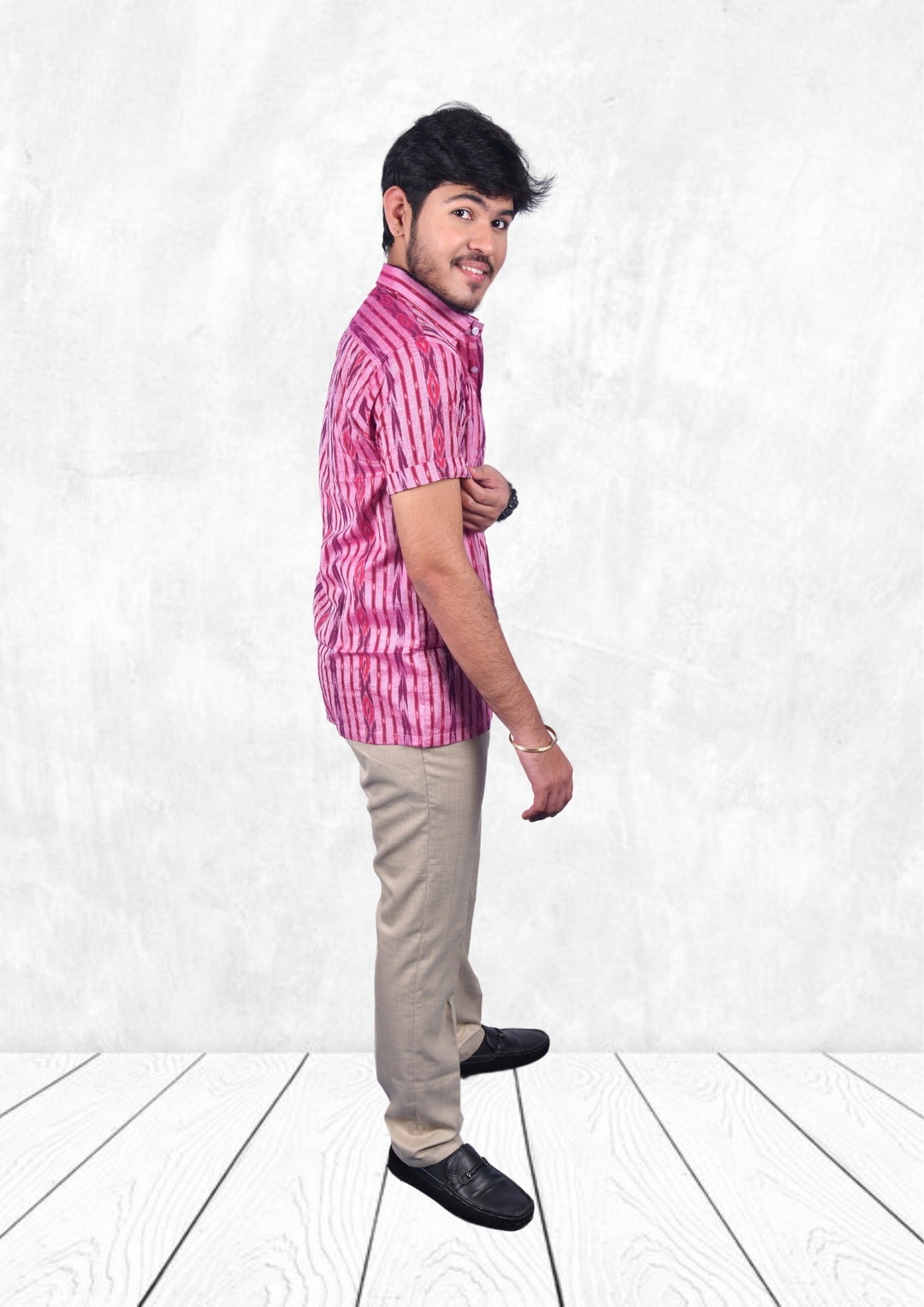 Sambalpuri Handloom Cotton Pink Half-sleeve Shirt for Men