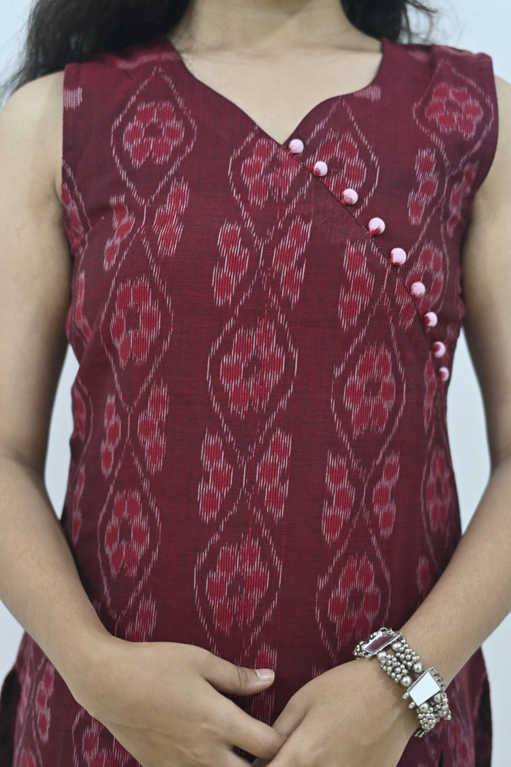 Wovio Modern Ikat Dress - Sleeveless Maroon Base with Wavy Motif & Button Accent
