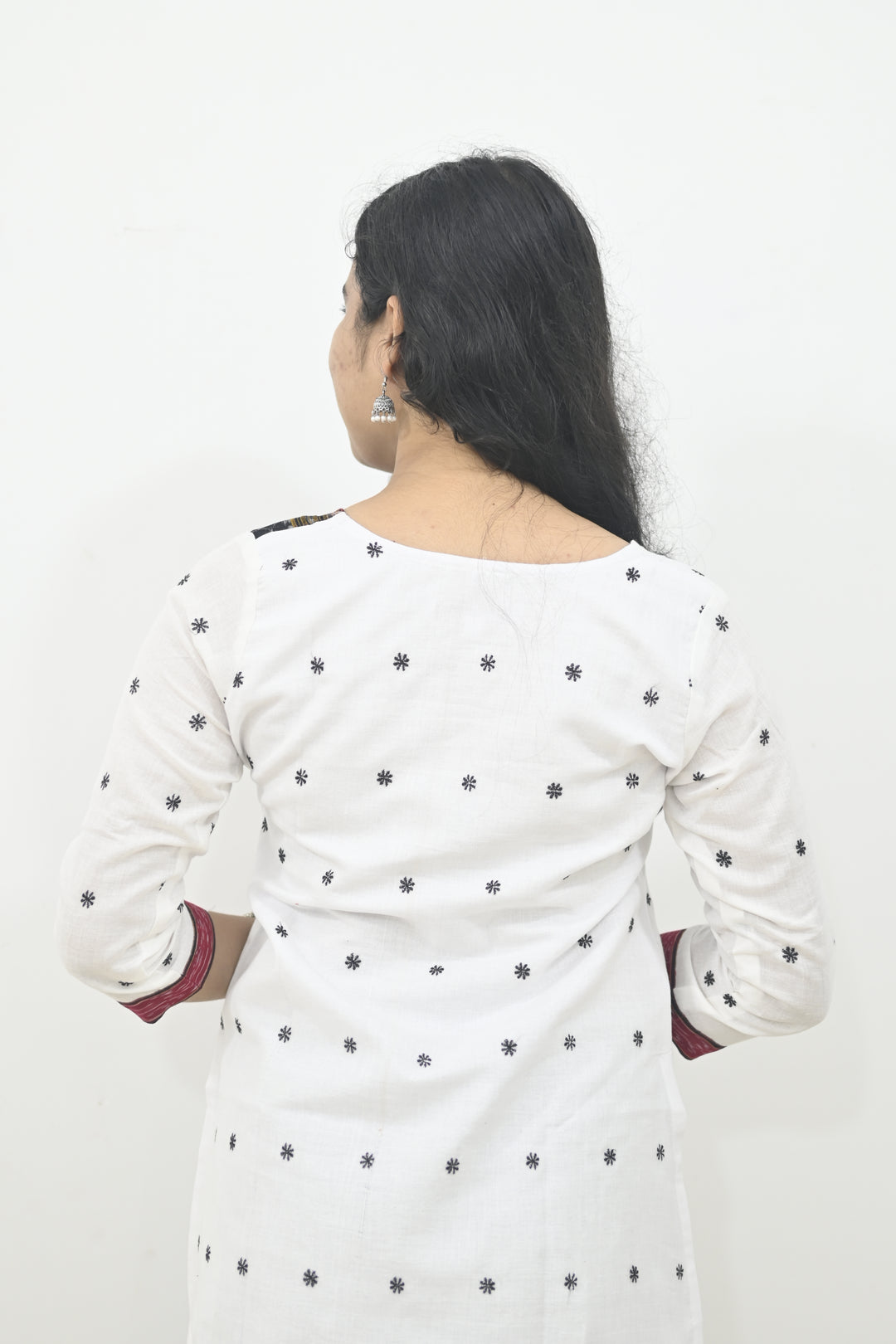 Wovio Modern Ikat Fusion Top V Neck – White Base with Mini Dot Motifs & Red–Black