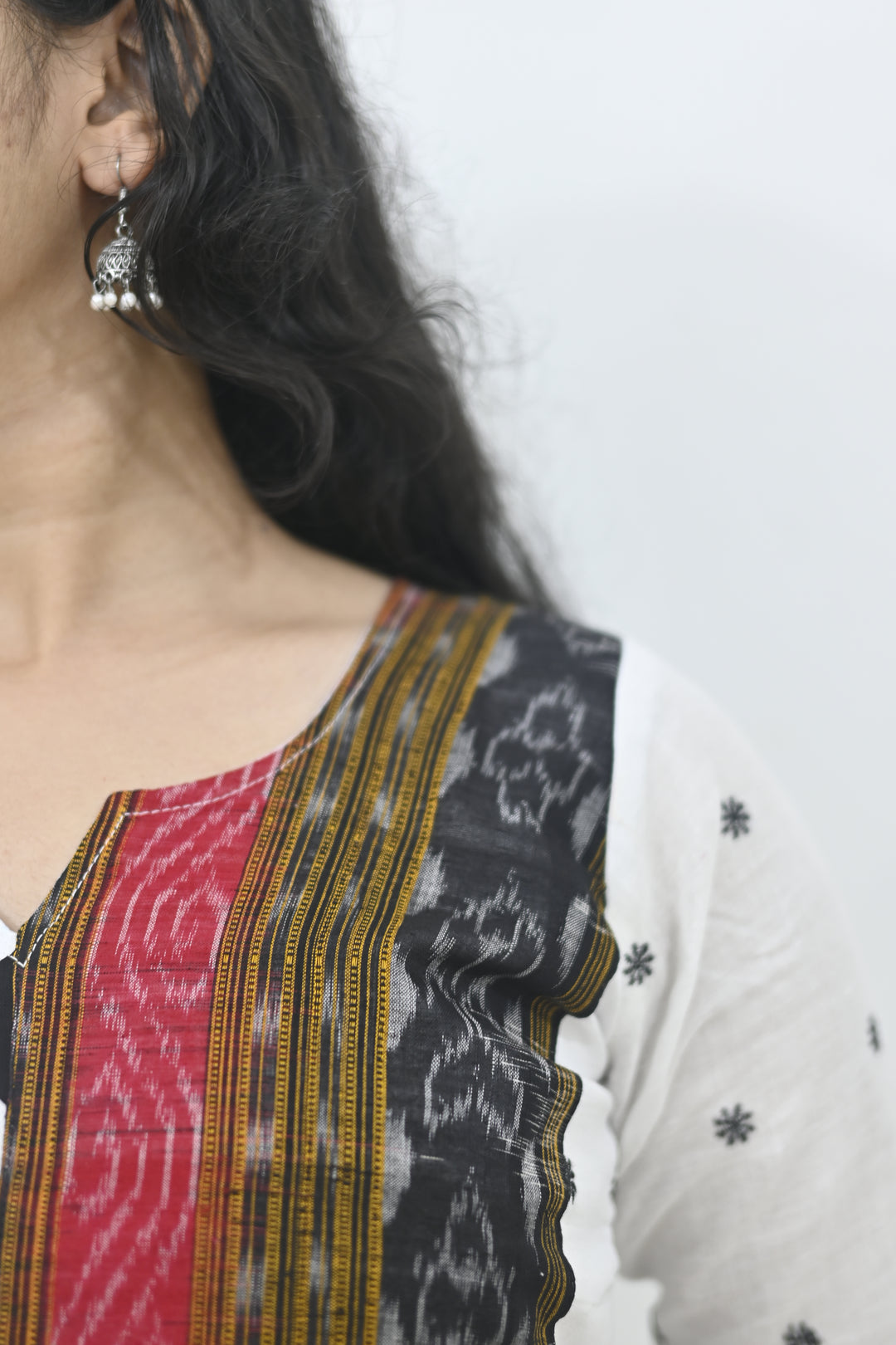 Wovio Modern Ikat Fusion Top V Neck – White Base with Mini Dot Motifs & Red–Black