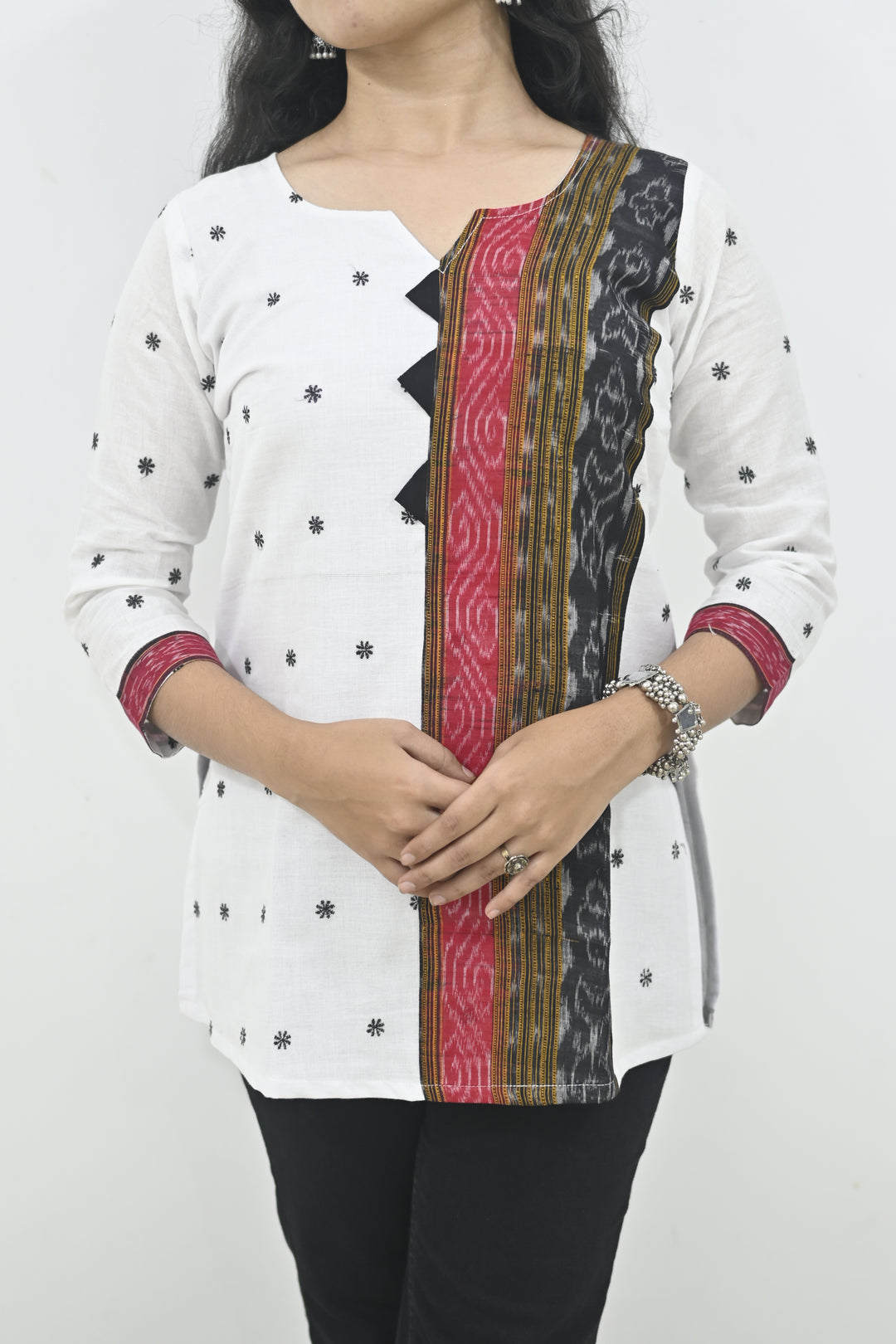Wovio Modern Ikat Fusion Top V Neck – White Base with Mini Dot Motifs & Red–Black