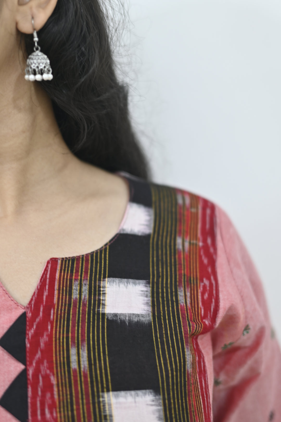 Wovio Modern Ikat Fusion Top V Neck – Pink Base with Mini Dot Motifs & Red– Black