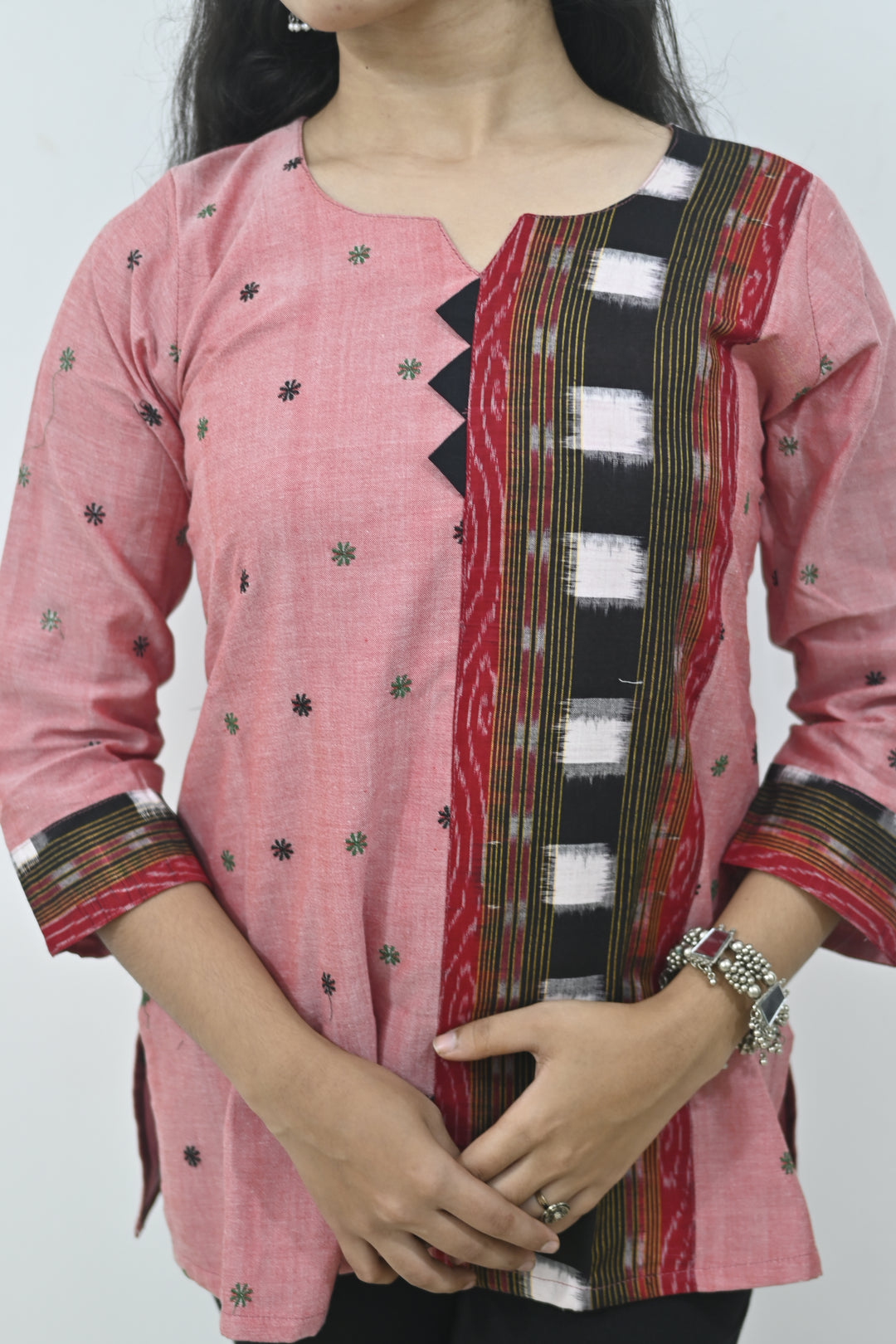 Wovio Modern Ikat Fusion Top V Neck – Pink Base with Mini Dot Motifs & Red– Black