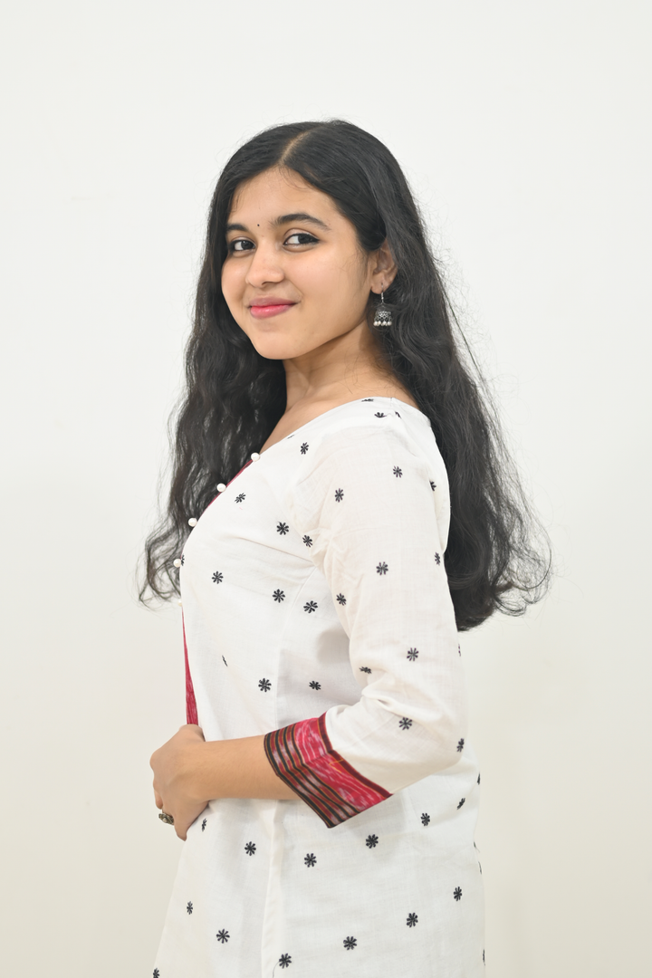 Wovio Modern Ikat Fusion Top D Neck – White Base with Mini Dot Motifs & Red–Black