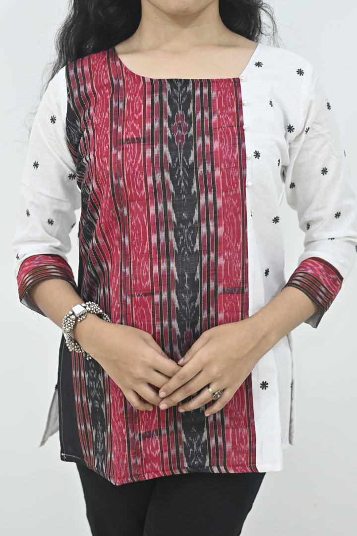 Wovio Modern Ikat Fusion Top D Neck – White Base with Mini Dot Motifs & Red–Black