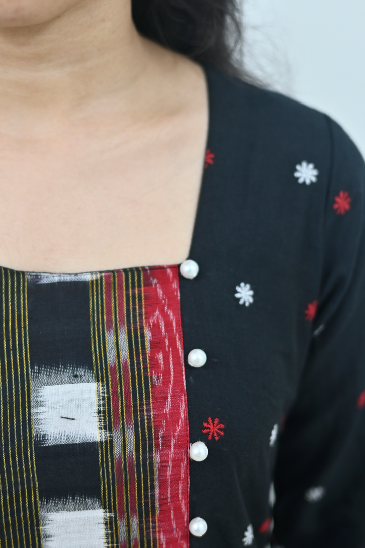 Wovio Modern Ikat Fusion Top D Neck – Black Base with Mini Dot Motifs & Red–Black