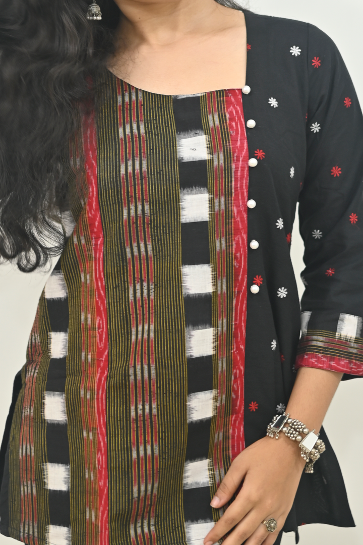 Wovio Modern Ikat Fusion Top D Neck – Black Base with Mini Dot Motifs & Red–Black