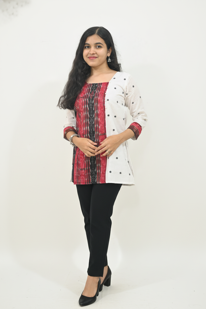 Wovio Modern Ikat Fusion Top D Neck – White Base with Mini Dot Motifs & Red–Black